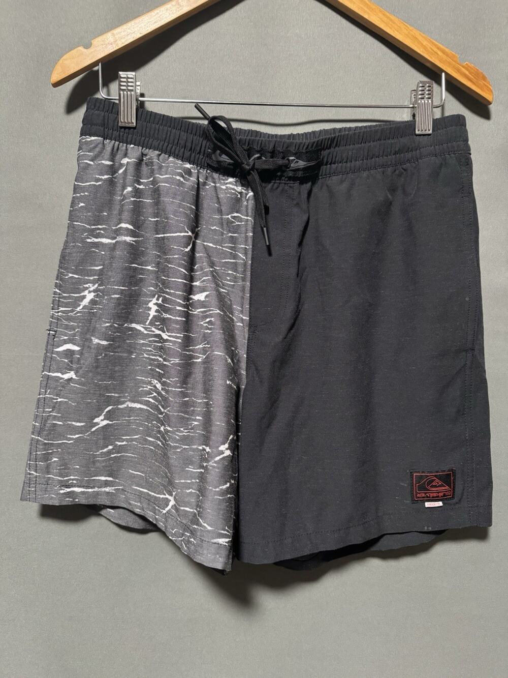 Quiksilver x Stranger Things 1986 17” Swim Shorts The Upside Down MEDIUM Unisex